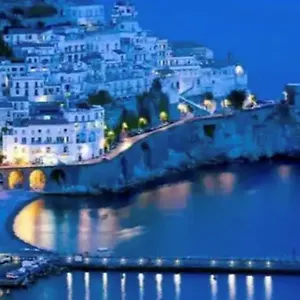 casa-lilia-campania.hotels-amalfi.com/