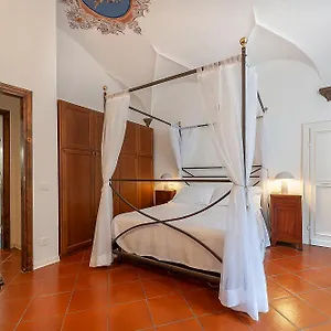 apt-la-loggia-di-portica-residenza-storica-in-centro-citta.hotels-perugia.com/